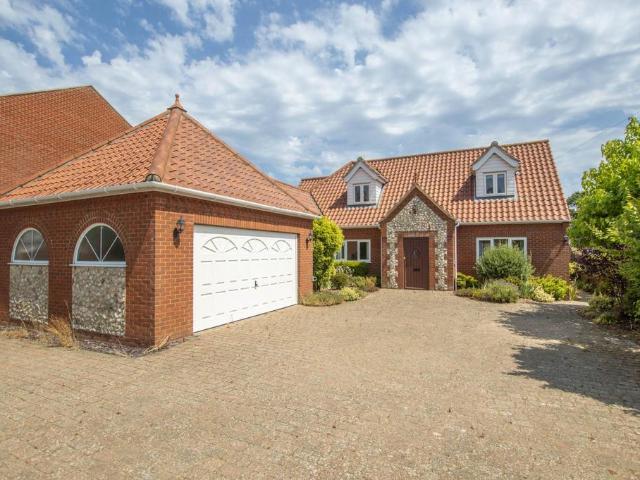 House for sale in Crostwick, Norfolk