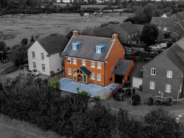 House for sale in The Bonners, Orsett