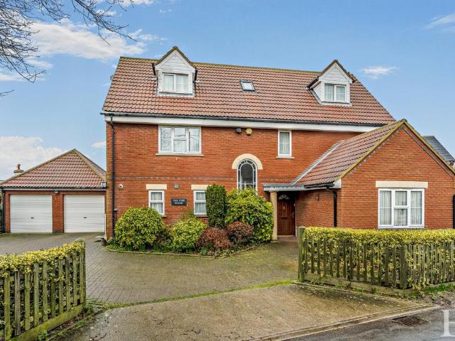 House for sale in Dale Hill, Essex