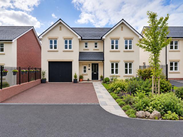 House for sale in Llantilio Pertholey, Mardy