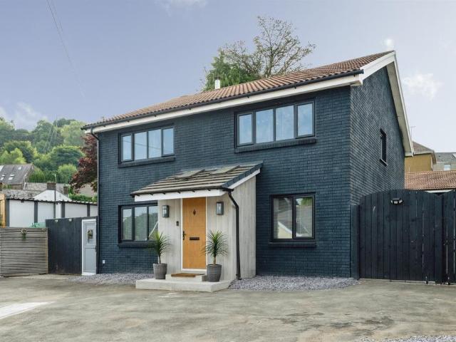 House for sale in Cilybebyll, Alltwen
