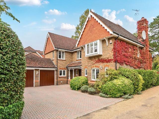 House for sale in Pachesham Park, Surrey