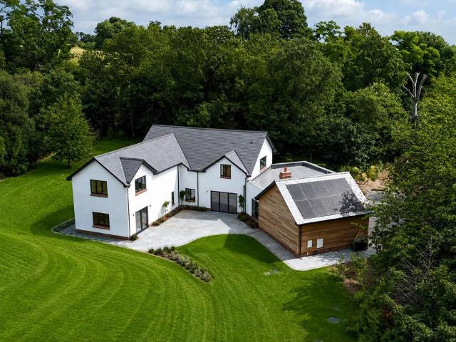 House for sale in Overton, West Monkton