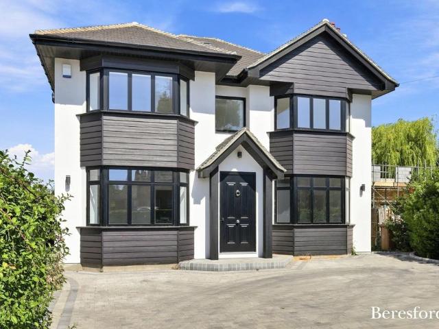 House for sale in Hutton, Navestock Side