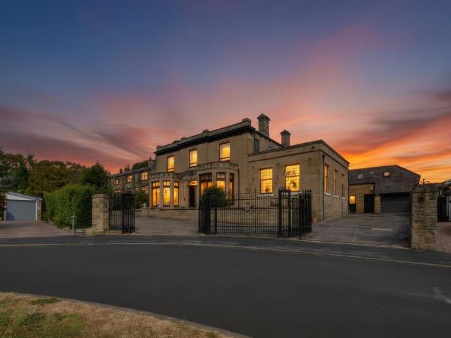 House for sale in Fulneck, West Yorkshire