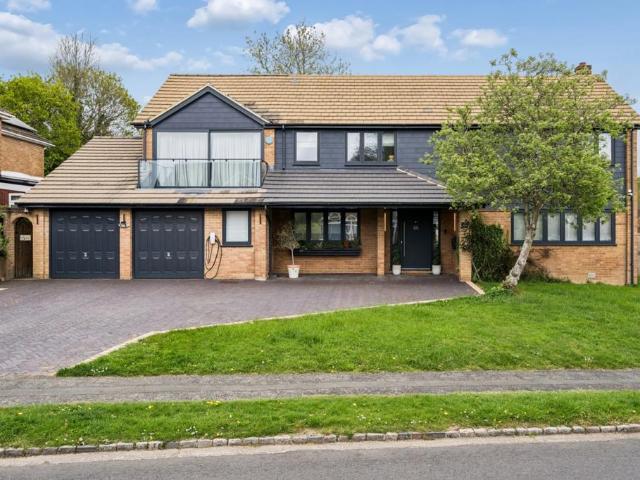 House for sale in Penn, Knotty Green