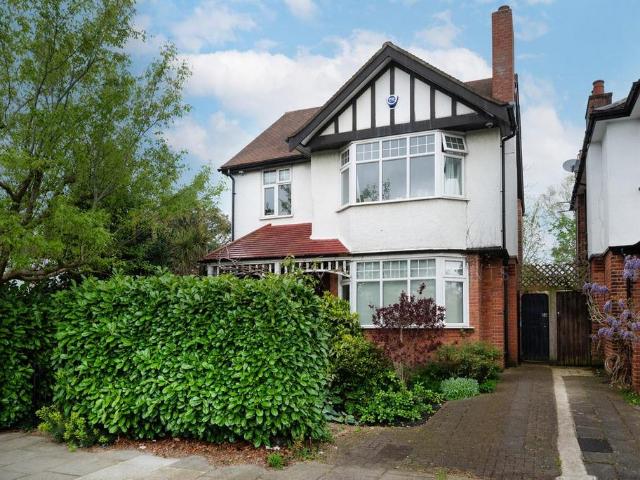 House for sale in The Hale, Mill Hill