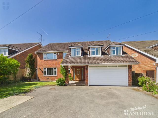 House for sale in Victoria Park, Aylesbury