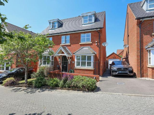 House for sale in World's End, Perryfields