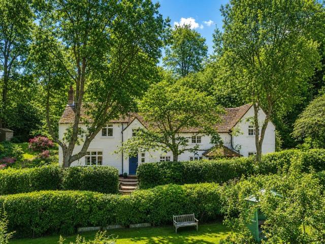 House for sale in Wrecclesham, Fole