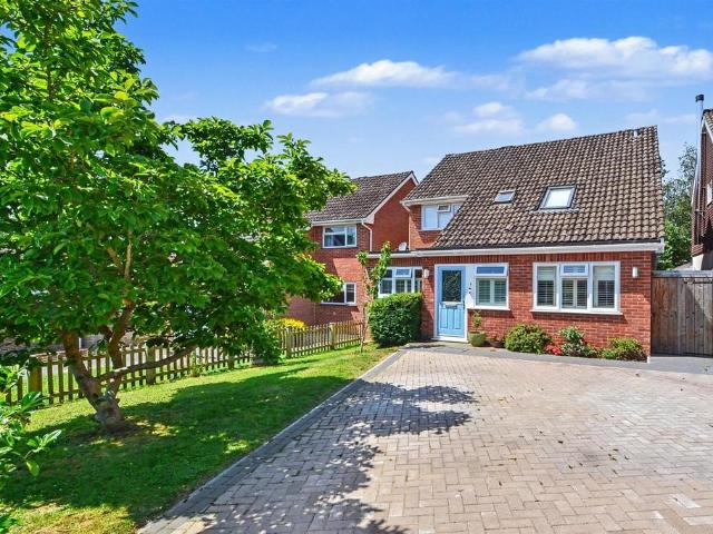House for sale in Brambridge, Hampshire