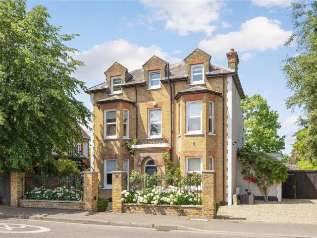 House for sale in New Malden, Greater London