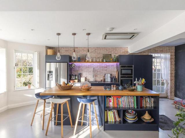 House for sale in London Borough of Ealing, Perivale