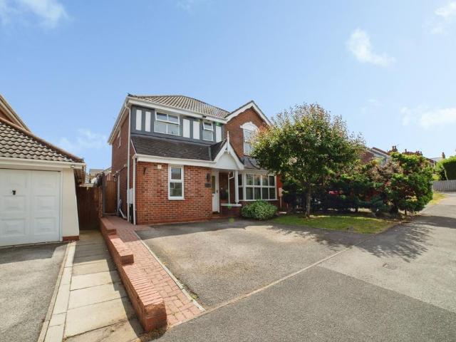 House for sale in Berry Hill, Potters Corner