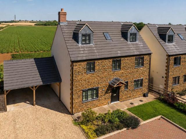 House for sale in Byfield