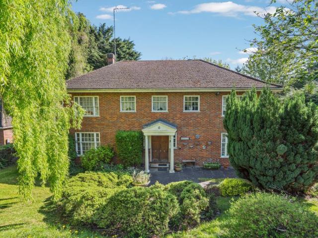 House for sale in Batchworth, Hertfordshire