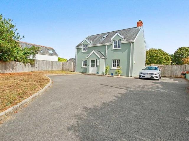 House for sale in St. Mary Out Liberty, Saundersfoot