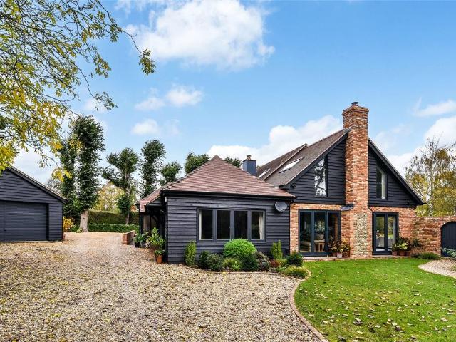 House for sale in Littlecote, West Sussex