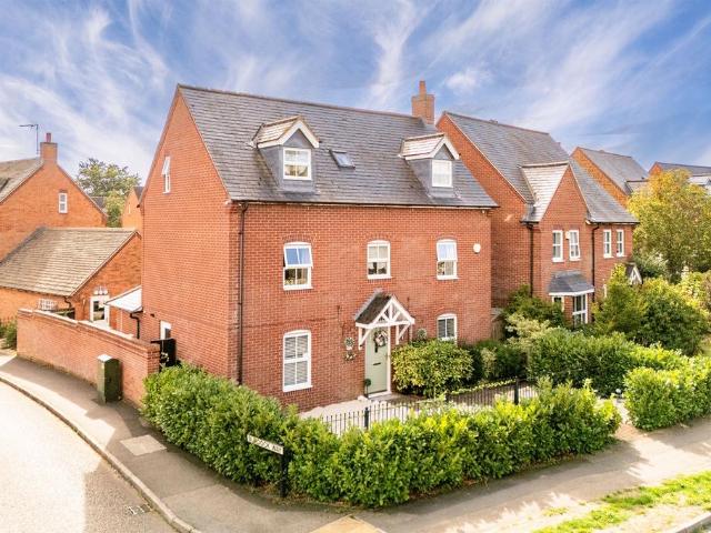 House for sale in Desborough, North Northamptonshire