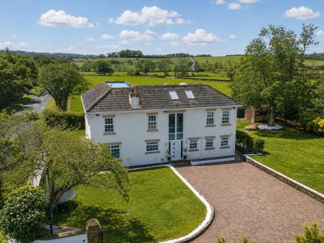 House for sale in Bramhope, West Yorkshire