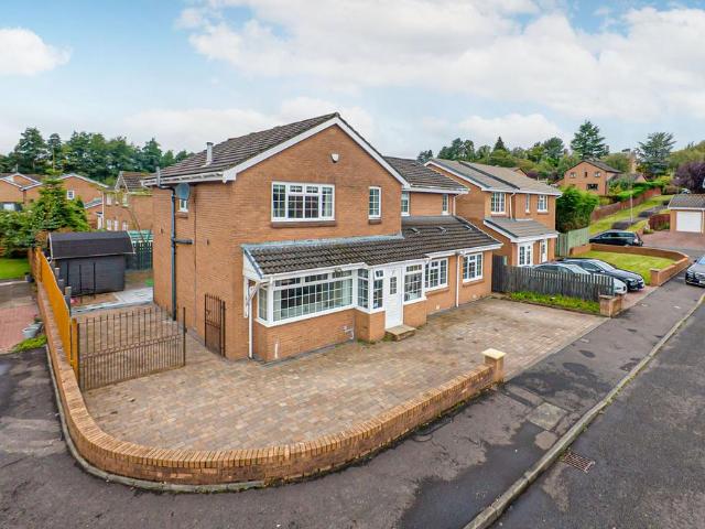 House for sale in Dumbreck, Scotland