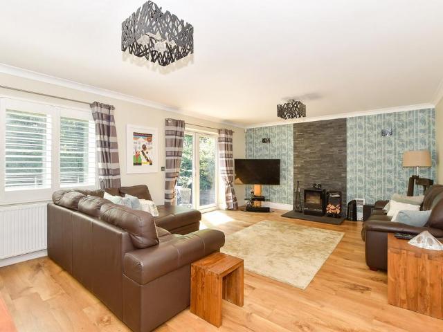 House for sale in Alderbrook, Cross In Hand