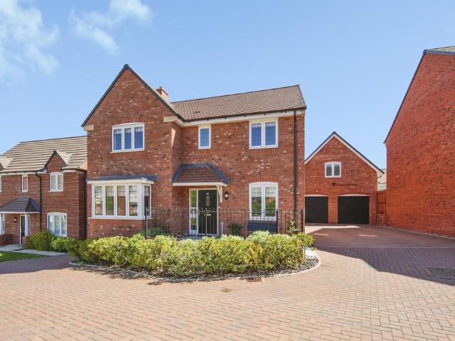 House for sale in Green Close, Warwickshire