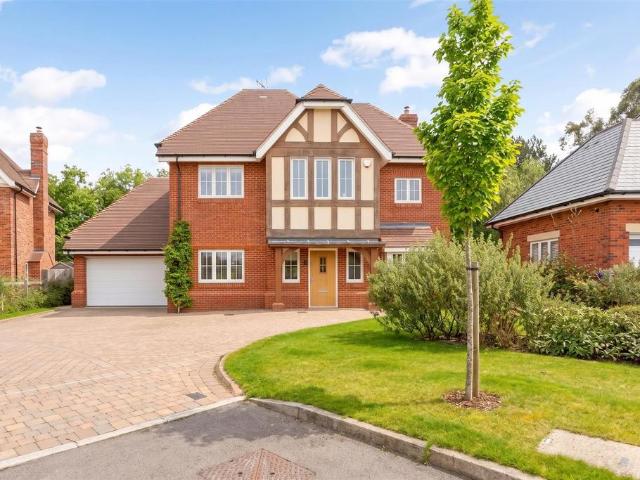 House for sale in Cranbourne, Winkfield