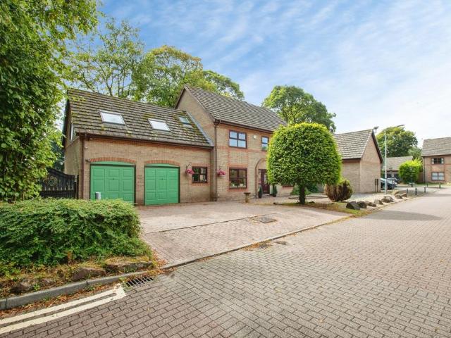 House for sale in East Midlands