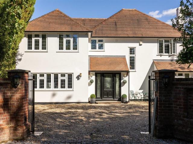 House for sale in Lower Kingswood, Reigate and Banstead