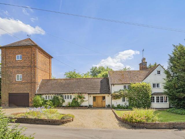 House for sale in King's Walden, Hertfordshire