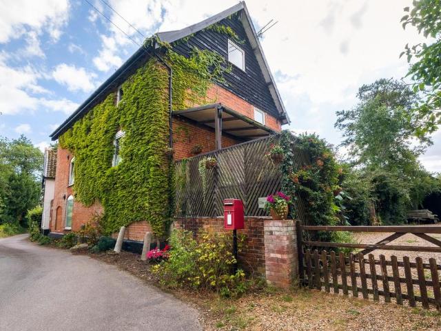 House for sale in Bedingfield, Suffolk
