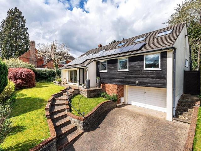 House for sale in Oxted, Hillview