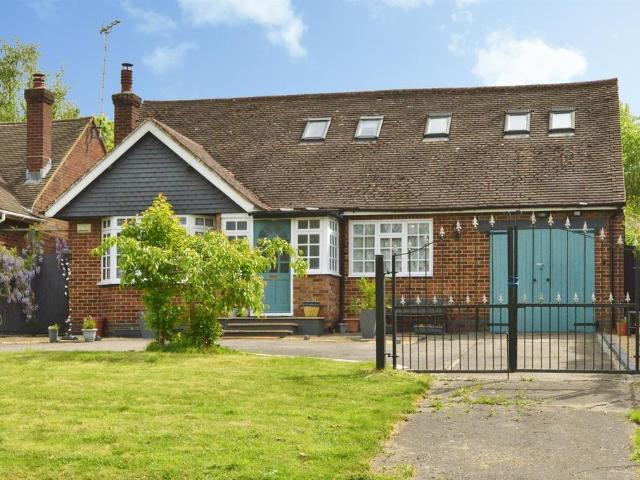 House for sale in Loughton, Milton Keynes