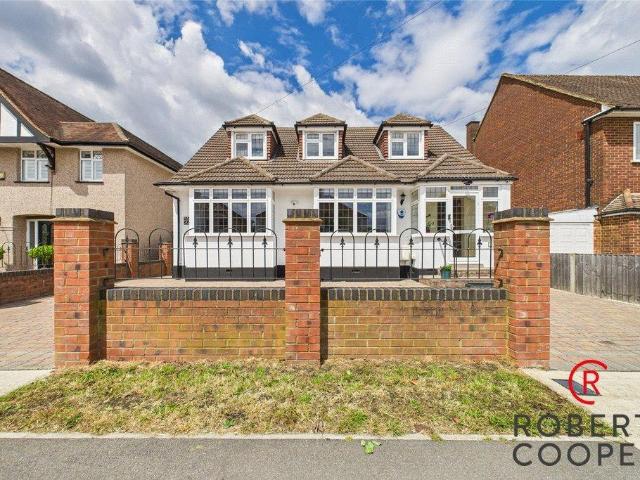House for sale in Ruislip, Eastcote