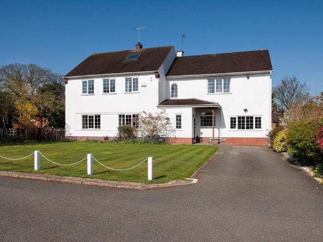 House for sale in Mickle Trafford, Cheshire