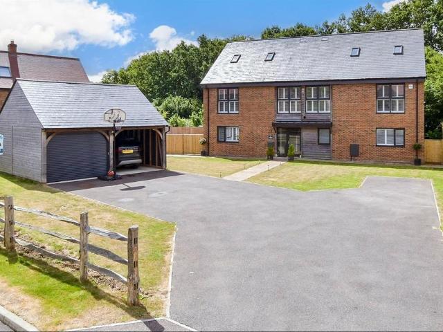 House for sale in Midway, Kent