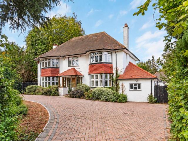 House for sale in Hawk's Hill, Mole Valley