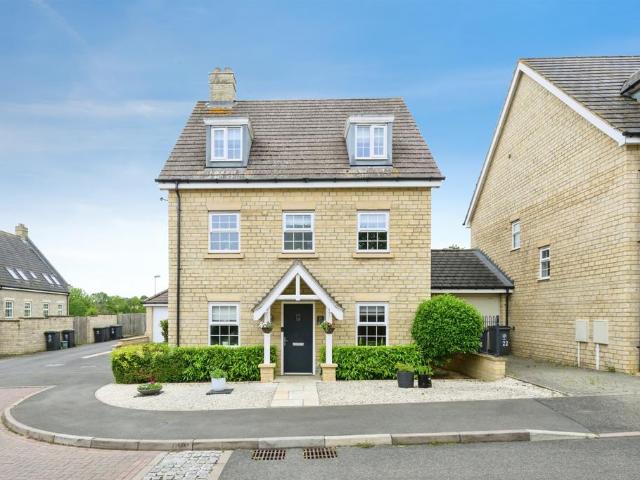 House for sale in Oundle