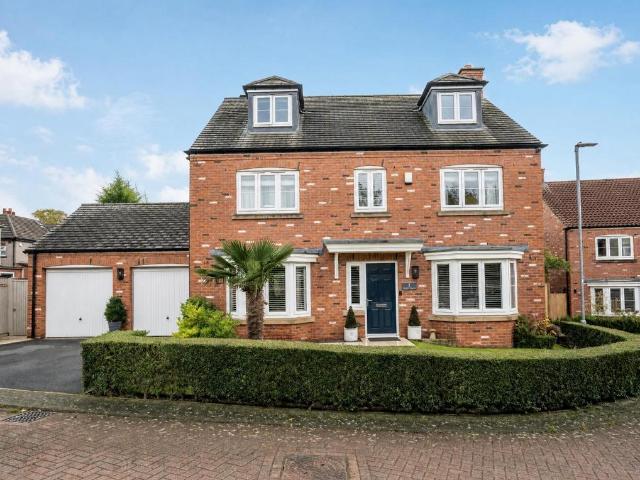 House for sale in Scholes, Leeds