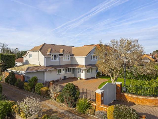 House for sale in Wraysbury, Isle Of Man
