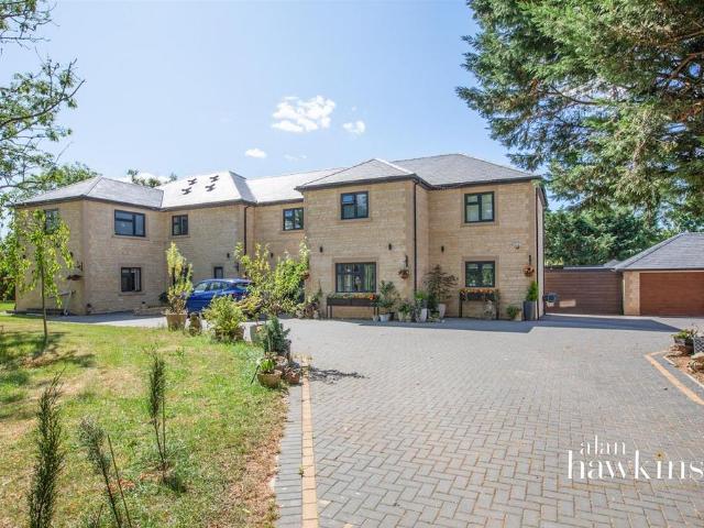 House for sale in Brinkworth, Wiltshire