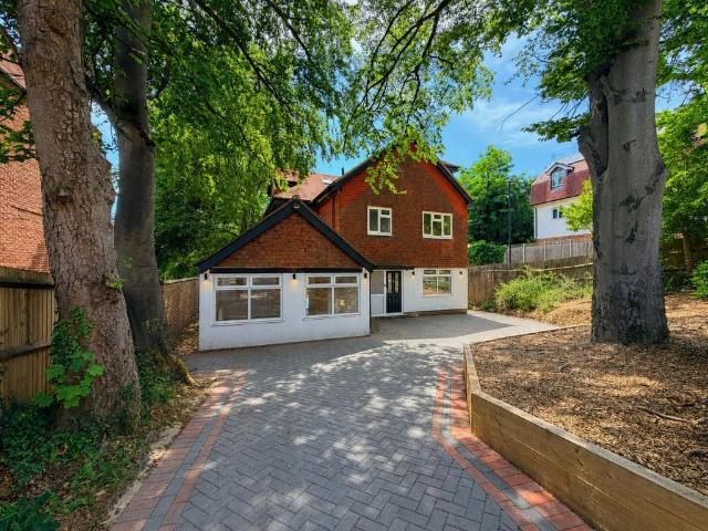 House for sale in London Borough of Croydon, Purley