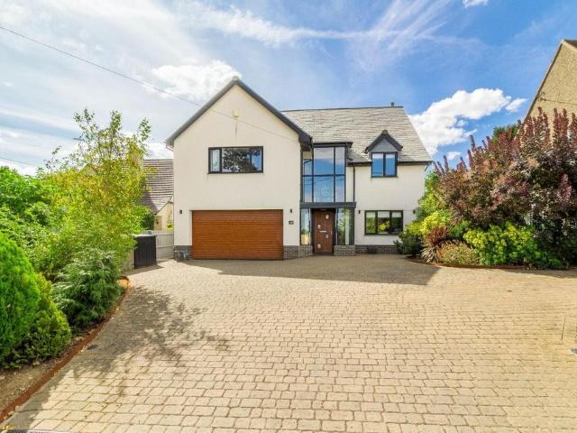 House for sale in Flore, West Northamptonshire