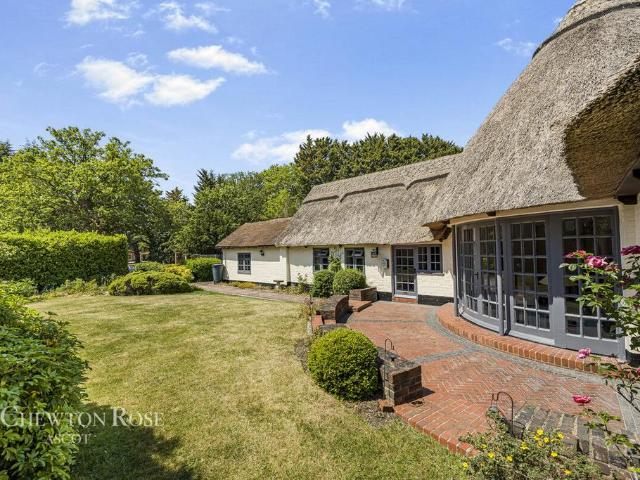 Bungalow for sale in Woodside, Winkfield