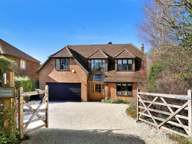 House for sale in Chepping Wycombe, Tylers Green