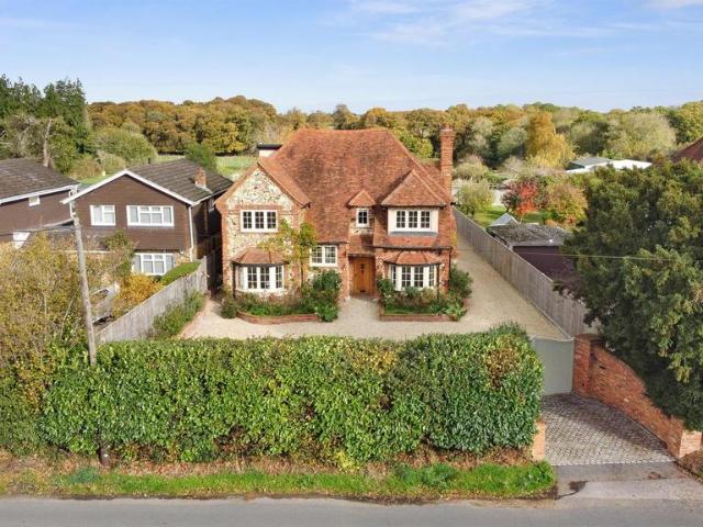 House for sale in Chalfont St. Peter, Denham