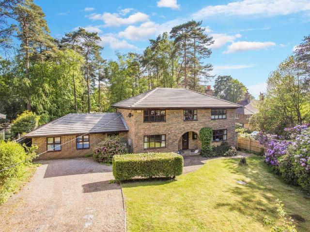 House for sale in Crowborough Warren, Cross In Hand