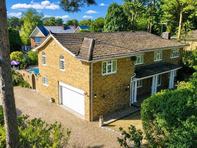 House for sale in Heatherside, Heol-las