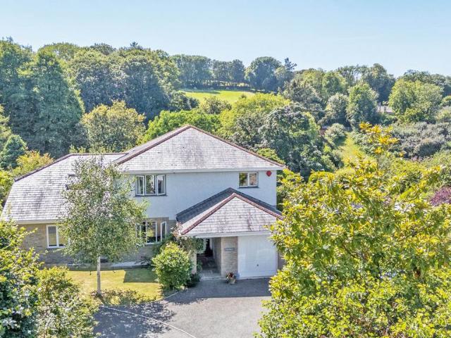 House for sale in Mawgan-in-Pydar, Cornwall
